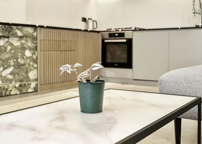 Ferienwohnung Stylish 2Br Flat Kensington Wi-Fi & Parking London