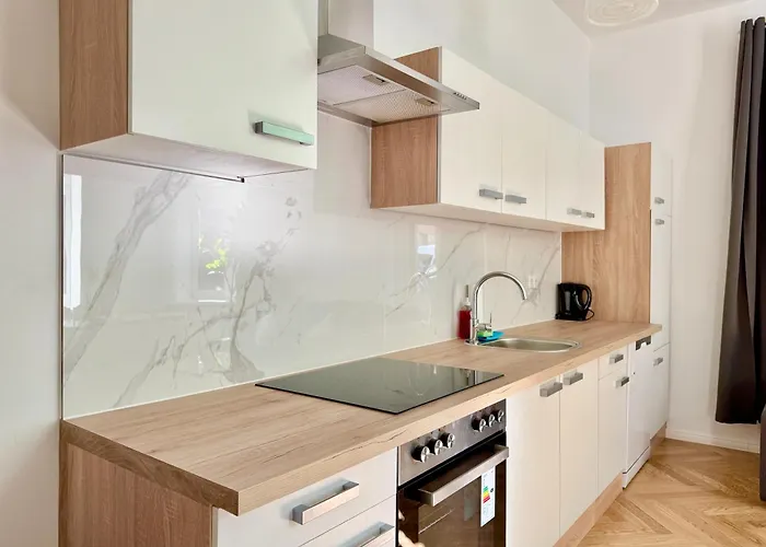 Modern Renovated Apartment Near Center Wien