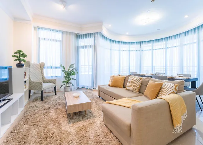 Elegantly Colored 2Br With Stunning Sea Views Dubai