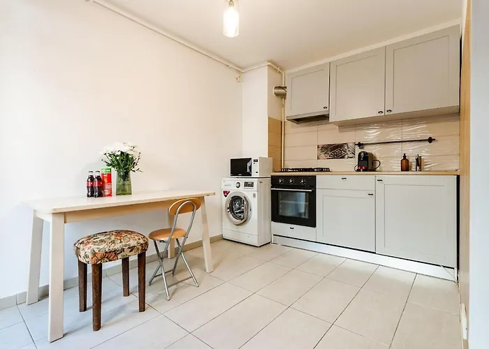 Downtown Homey Duplex With Private Yard Bukarest