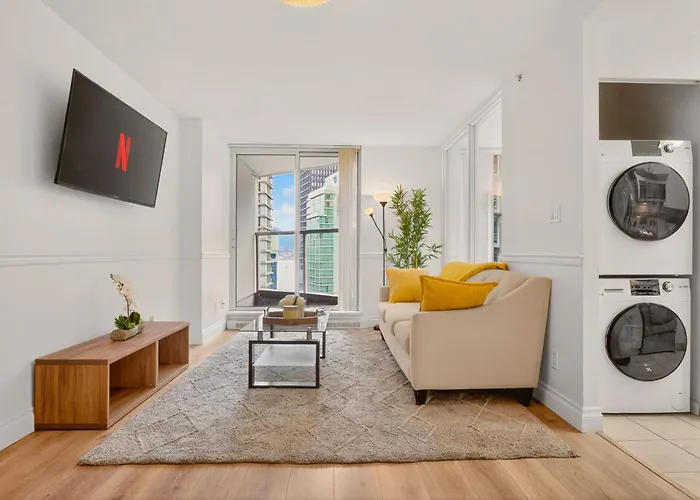 Bright 2 Bedroom Condo In Coal Harbour With City Views Vancouver