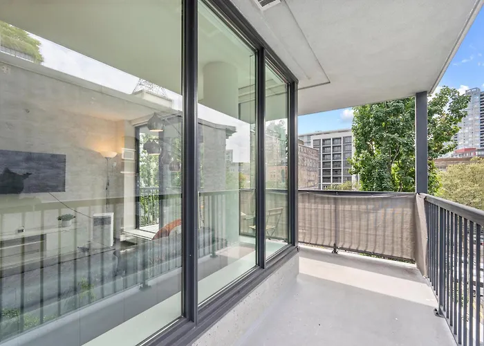 Comfortable 2Br Apartment In City Center Vancouver