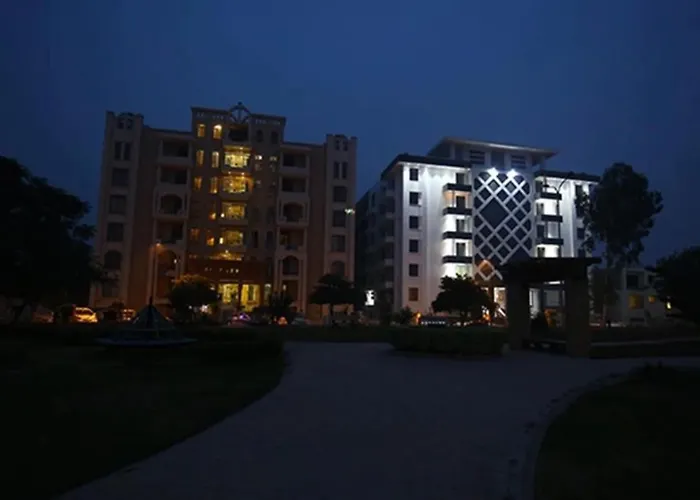 Luxury Appartment Dha 8 10 Min From Airport Lahore