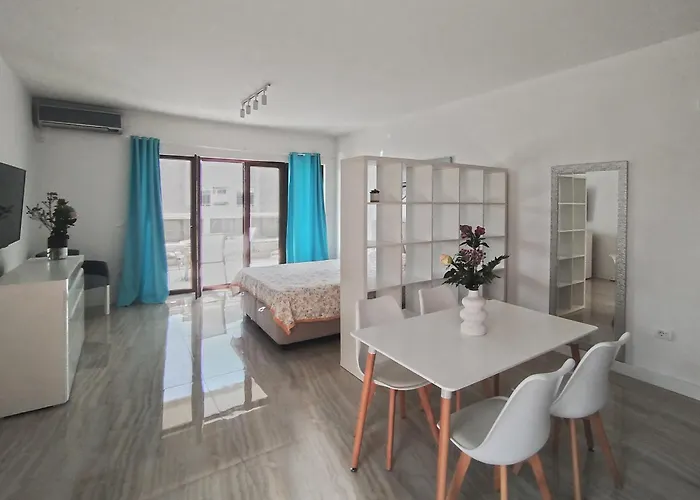 Salt Studio Apartment Tivat