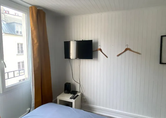 Beautifull Small Flat Paris