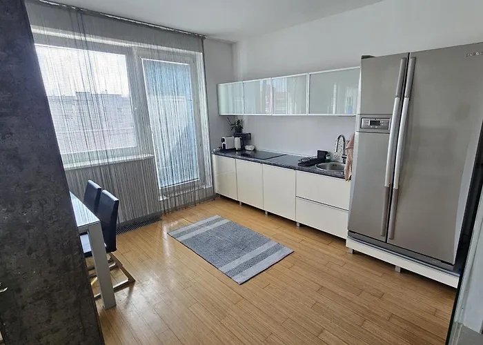 Modern Top Floor Loft, Private Terrace, Near Center & Free Parking Pressburg