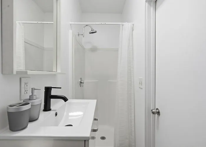 Contemporary Apartment With Amenities Philadelphia