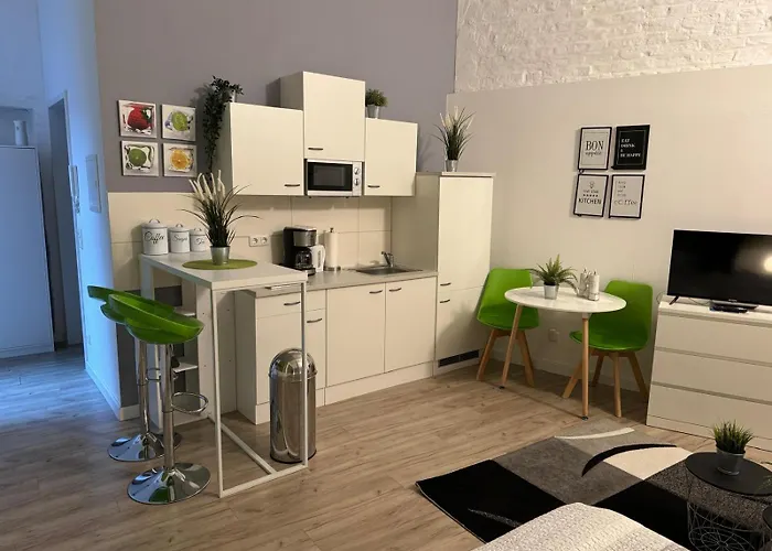 Moonlight - Ruhige Komfort Apartments In Bester City Lage Köln