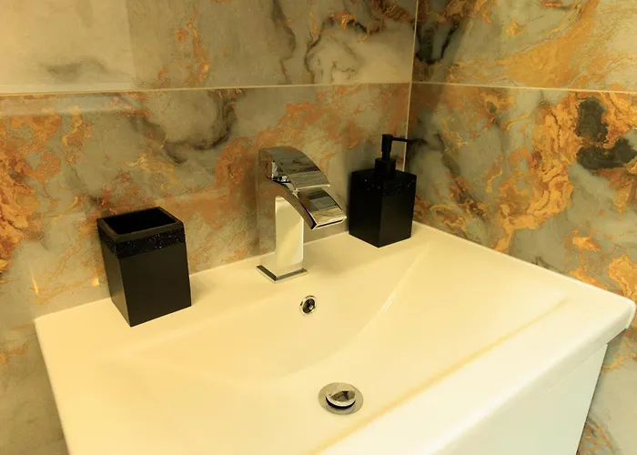 Heathrow Royal Apartment London