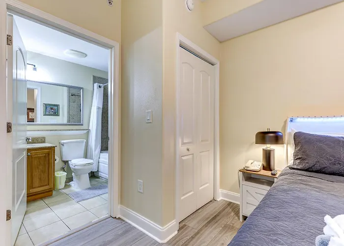Lakefront Resort Condo Near Disney & Epic Universe Orlando
