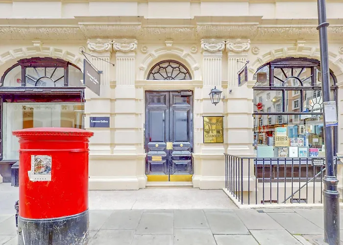 3 Bedrooms Mansion In Green Park London