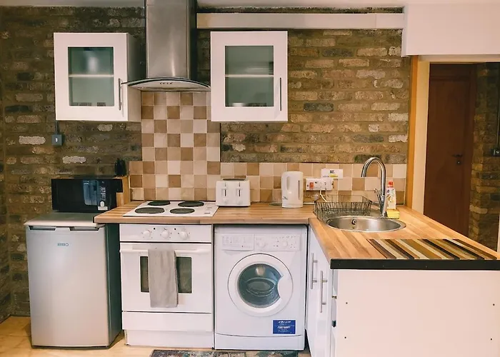Stylish Studio Flat In Fullwoods Mews, London