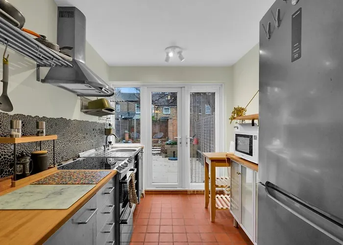 Stylish 2Br House Near Canary Wharf & Docklands London