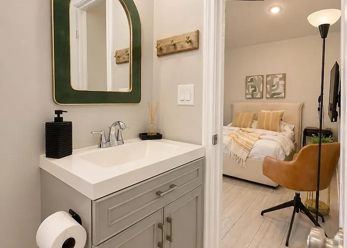 Private Modern Guesthouse, Near La Cantera/Medical Center San Antonio
