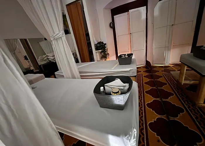Kamazoztz Hostel And Travel Antigua