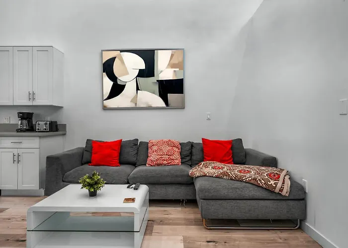 Lux Modern 1-Bedroom 1-Bathroom Loft With Parking Los Angeles