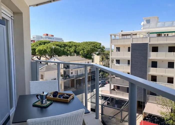 Grazioso Nido A Soli 2 Minuti Dal Mare, Parcheggio Incluso Lignano Sabbiadoro