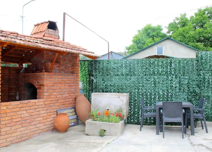 Hotel Red House Achalziche