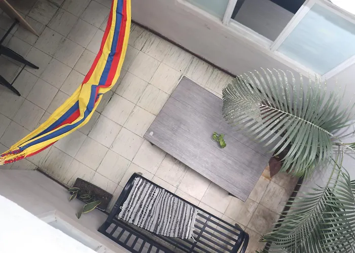 Bau 420 Hostal Cali