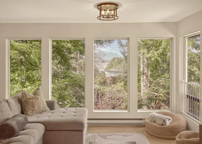 Tonquin Beach House - Ev Charger, Wood Fireplace, Steps From Beach, Tofino