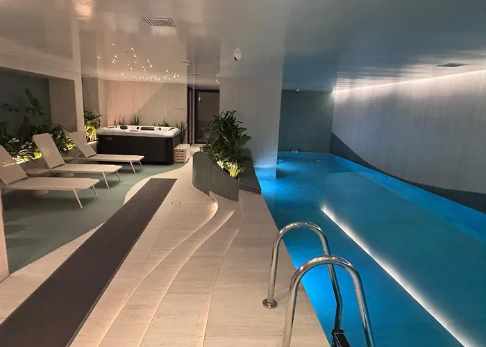 Suite Exclusiva, Piscina, Sauna, Turco, Jacuzzi En Area Comercial De Quito