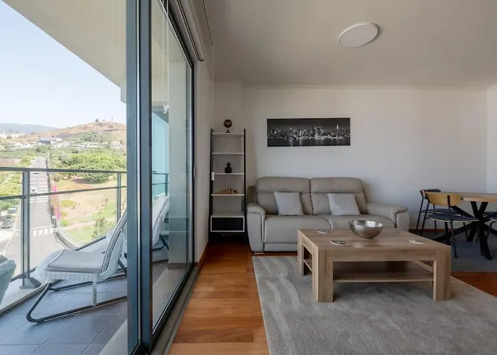 Nomad Escape Spacious Apartment With Pool & Gym Funchal 