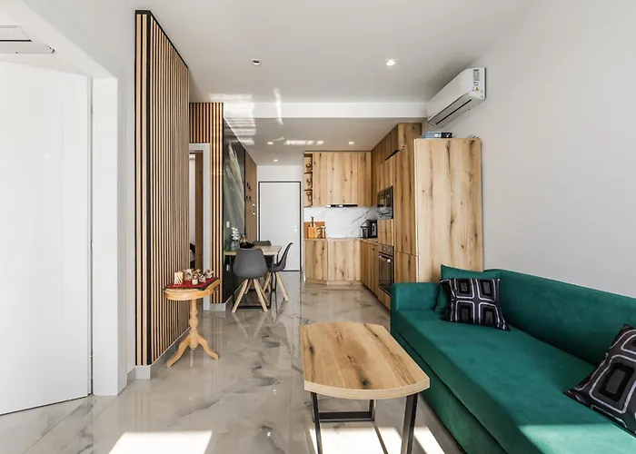 The Butterfly Apartment | Seafront & Amazing Views By Pikhost Lezhë