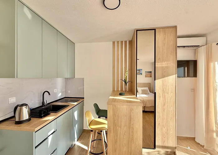 Modern Beachfront Apartment Ðenovići