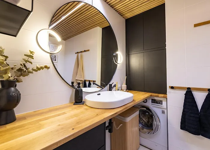 Modern And Peaceful Seafront Apartment - Wifi, Free Parking Pärnu