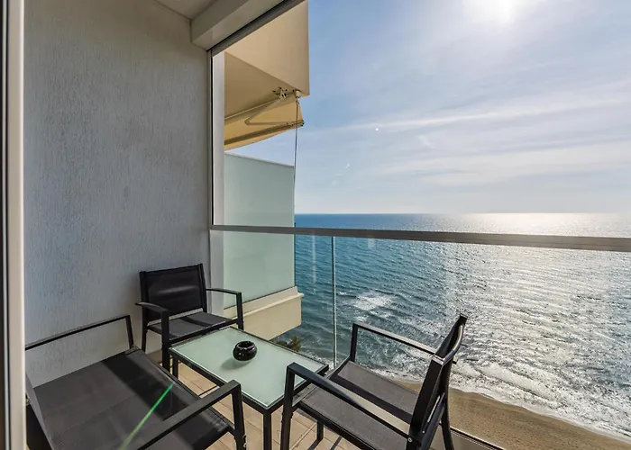 The Butterfly Apartment | Seafront & Amazing Views By Pikhost Lezhë