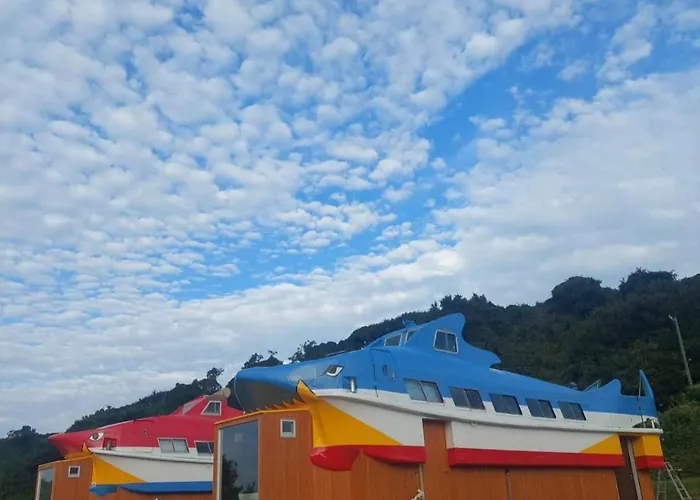 Villa Harbor Base Shark Sado