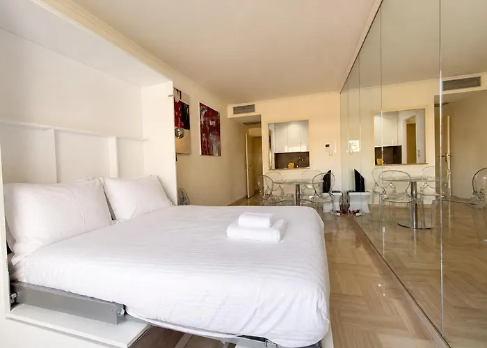 Studio With Terrace On The 6Th Floor Cannes