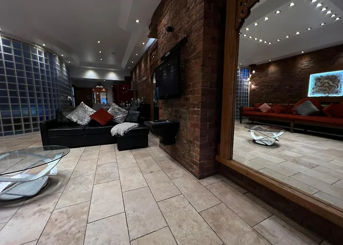 Contractor Bookers Liverpool City Centre
