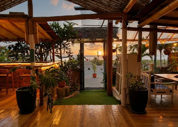 Hotel Cafe Madame Puerto López
