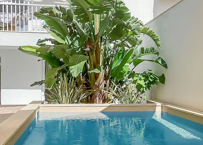 Modern Beautiful Pool And Sea Apt Qawra - Happy Rentals