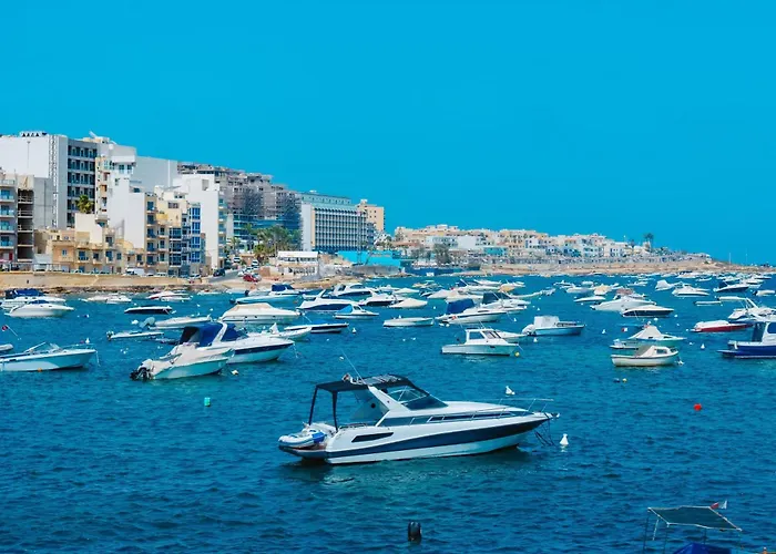 Modern Beautiful Pool And Sea Apt Qawra - Happy Rentals