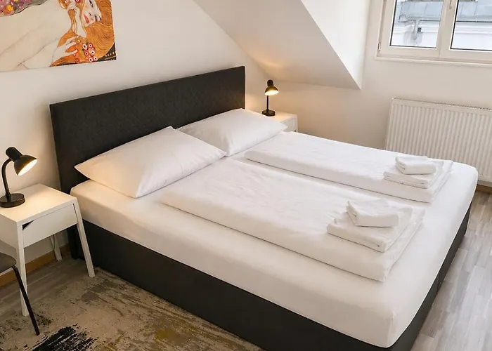 Light-Filled 4-Bedroom Attic Flat With Air Conditioning Wien