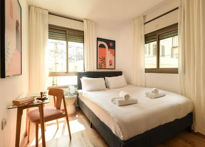 Mamad Beachside 2BR Walk 4 Min Parking Tel Aviv-Jaffa