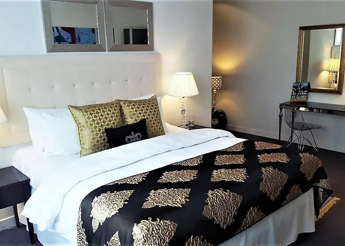 Mondrian Luxury Suites & Apartments Market Square IV Warschau