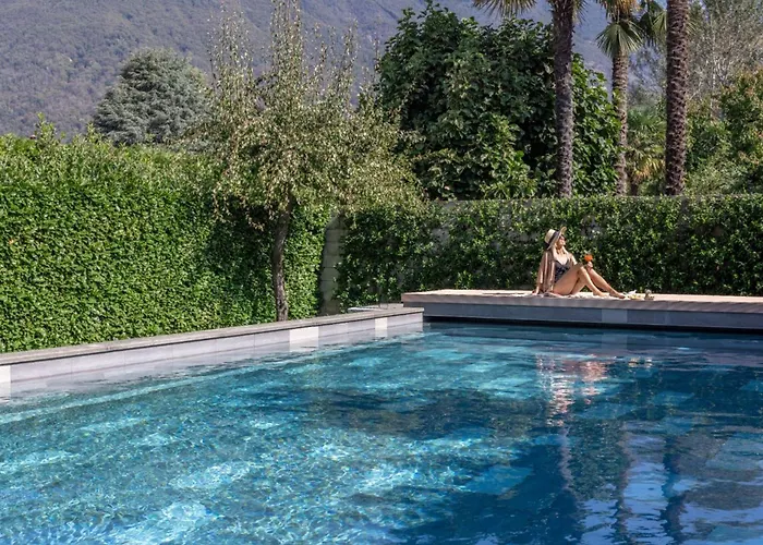 Ascona Lodge, Pool & Garden Retreat