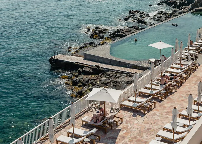 Les Roches Rouges, a Beaumier hotel Saint-Raphaël