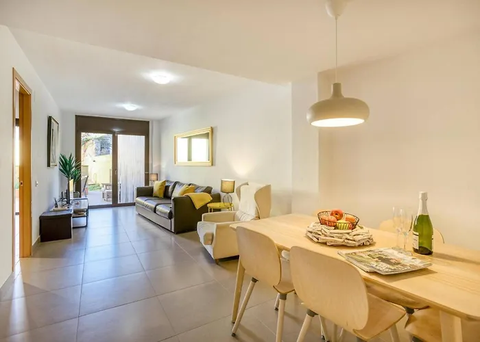 Ground Floor Apartment In Centre Of Torroella de Montgrí