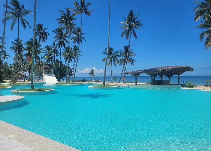 Antonio Beach Tree House Hotel & Spa Uroa