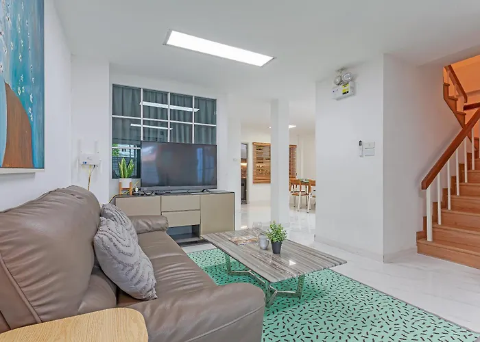 Joyhomes And Pool Nimman Chiang Mai
