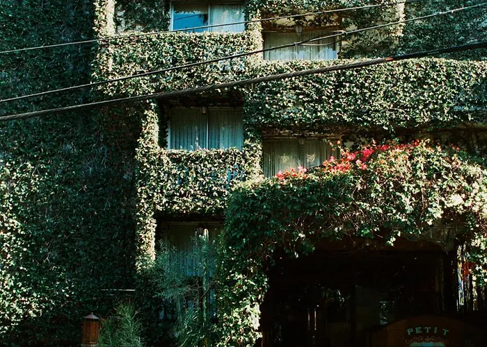 Hotel Petit Ermitage Los Angeles