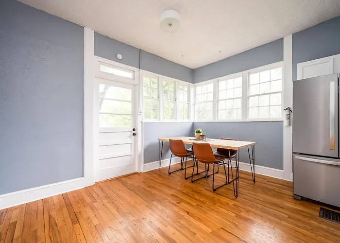 The Bluebird-Minutes From Everything Atlanta!