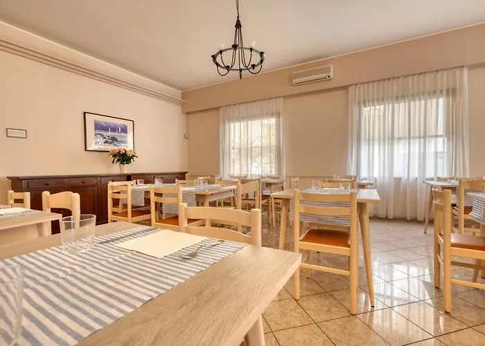 Hotel Laura Beach Rimini