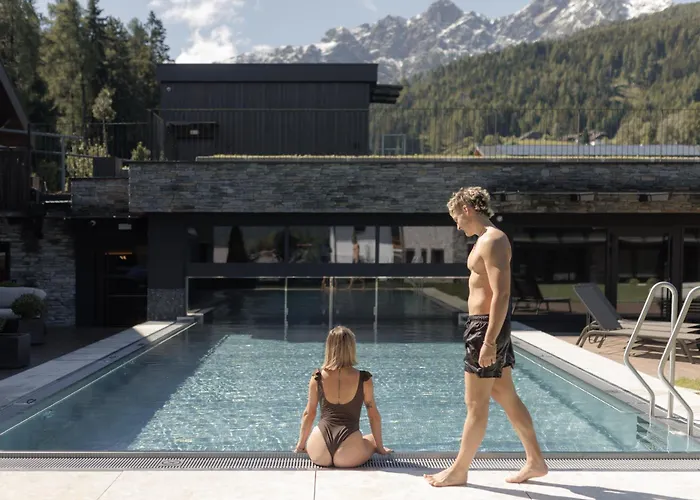 Aparthotel Familiaris - Family Apartments - Pools & Spa In Dolomites Olang