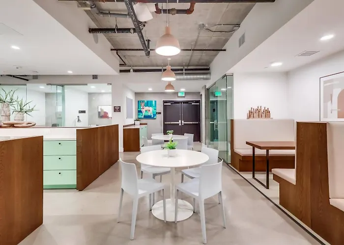 Culver City Studio W Gym Lounge Grill Nr 405 Lax-1132 Los Angeles