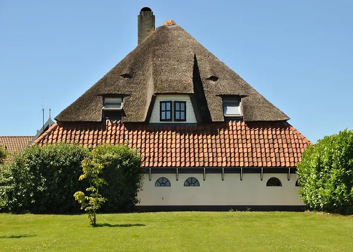 Lovely Holiday Home In Texel Near Sea Oost 